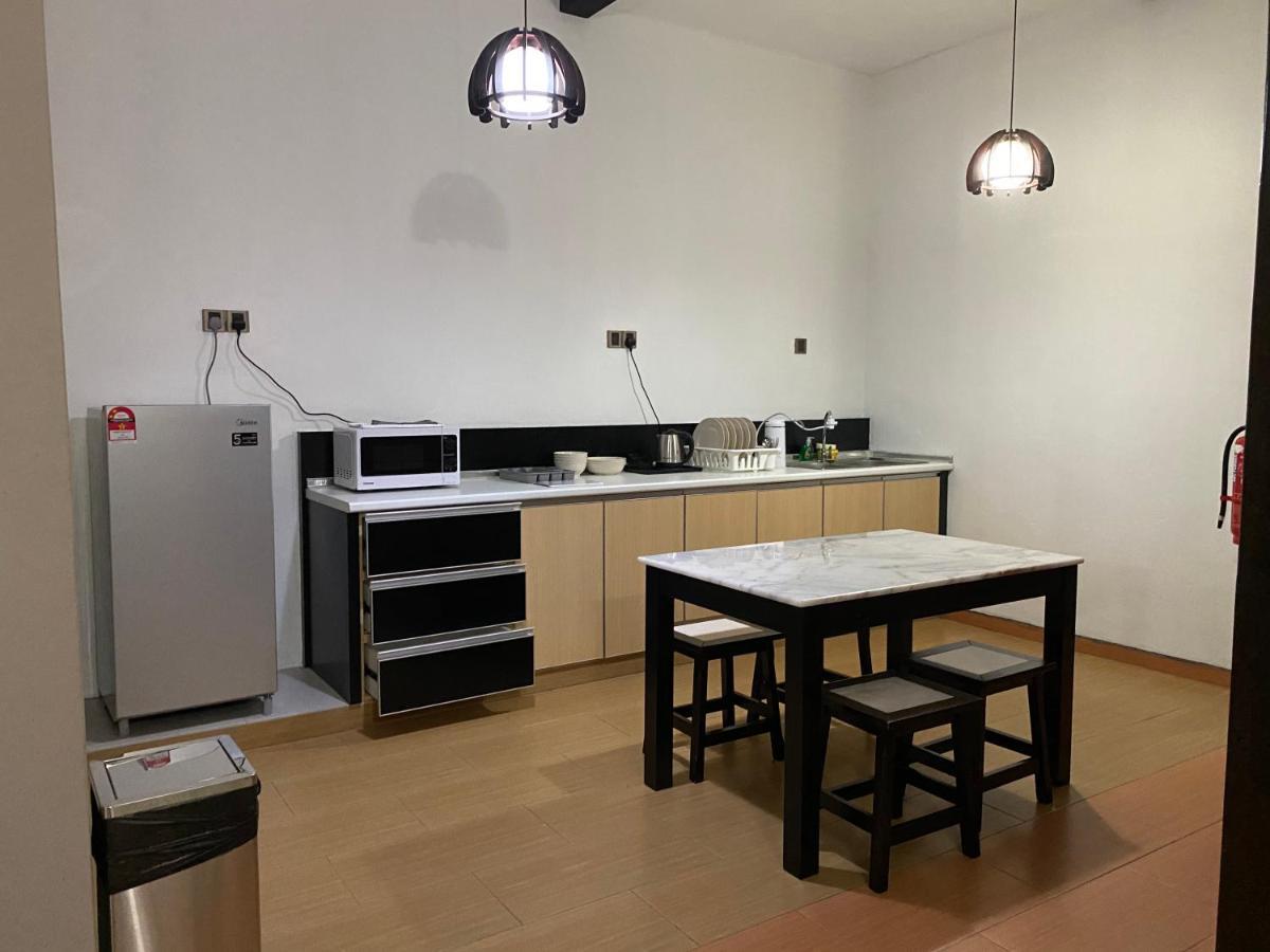 Suria Coliving Hostel & Apartment タナ・ラタ エクステリア 写真