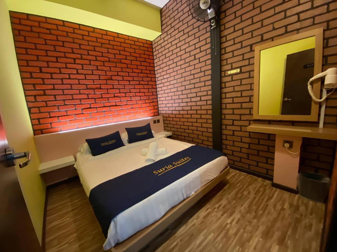 Suria Coliving Hostel & Apartment タナ・ラタ エクステリア 写真